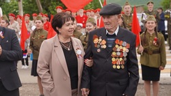 Парад для 100-летнего ветерана провели в Андроповском округе